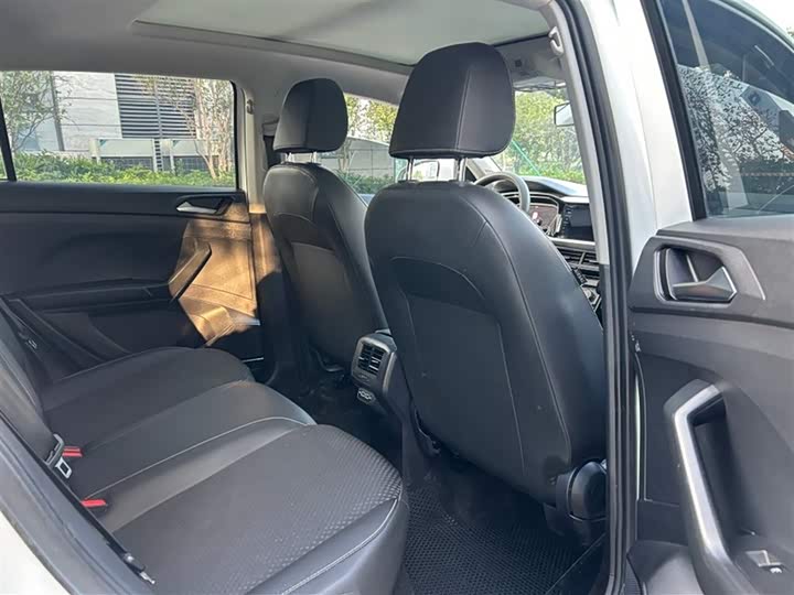 Фото 9 - Volkswagen Tacqua