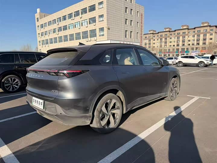 Фото 2 - BAIC Arcfox Alpha T5