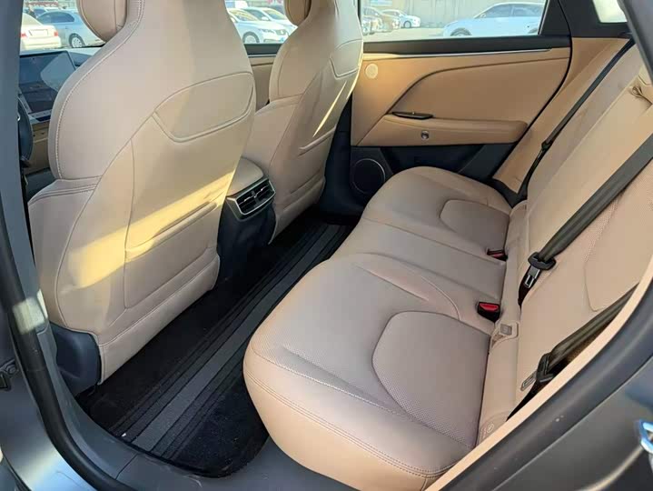 Фото 8 - BAIC Arcfox Alpha T5