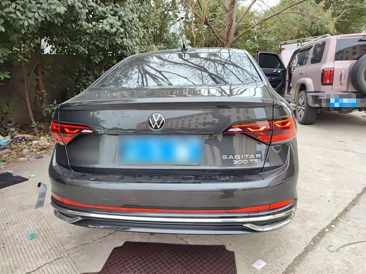 Фото 6 - Volkswagen Sagitar L