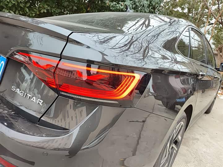 Фото 8 - Volkswagen Sagitar L