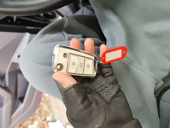 Фото 9 - Volkswagen Sagitar L