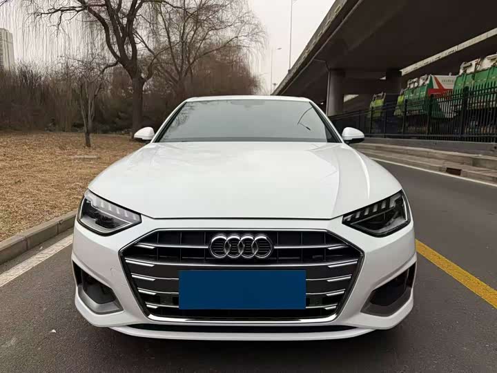 Фото 2 - Audi A4L