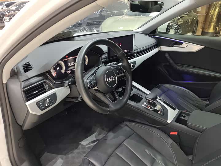 Фото 4 - Audi A4L