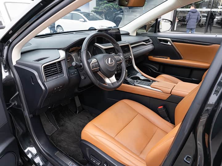 Фото 9 - Lexus RX