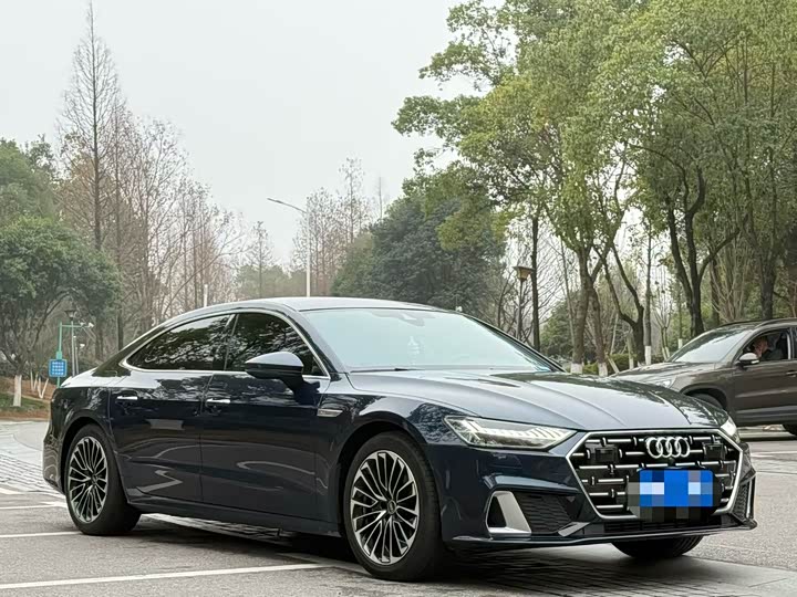 Фото 3 - Audi A7L