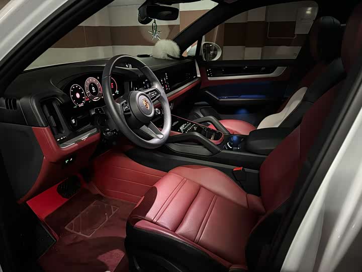 Фото 2 - Porsche Cayenne