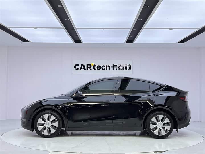 Фото 2 - Tesla Model Y