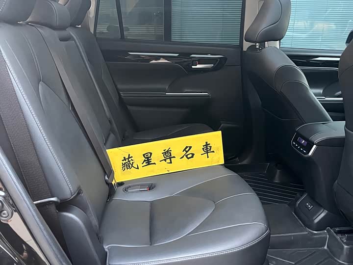 Фото 5 - Toyota Highlander