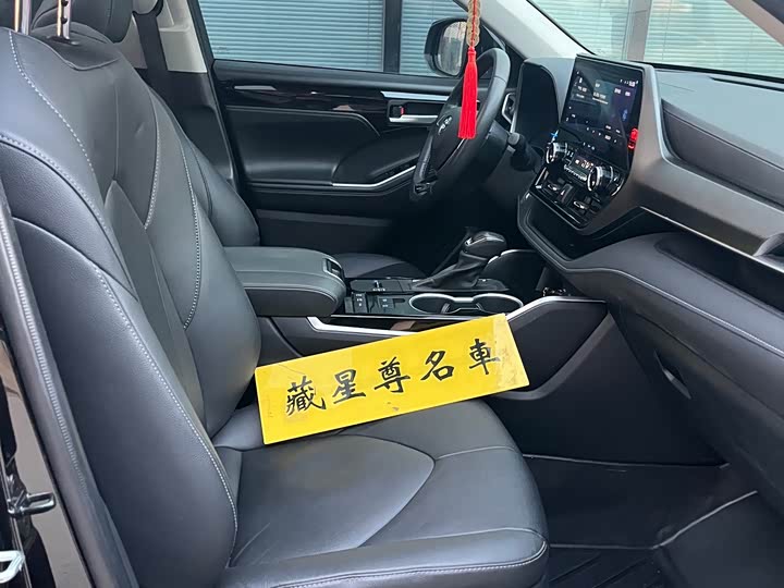 Фото 6 - Toyota Highlander