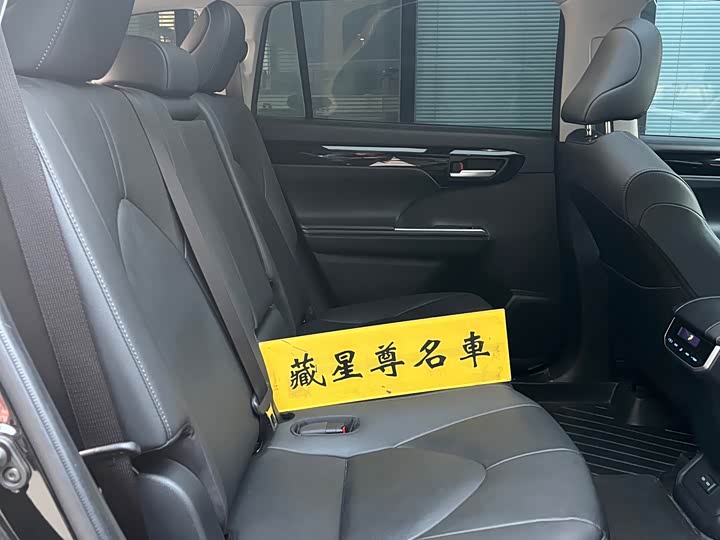 Фото 7 - Toyota Highlander