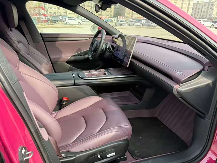 Фото 4 - Xiaomi SU7