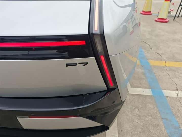 Фото 8 - XPeng P7