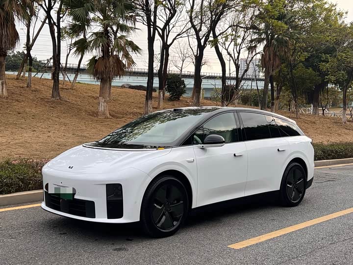 Фото 1 - LiXiang i6