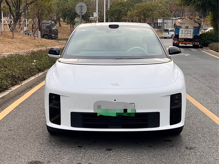 Фото 2 - LiXiang i6