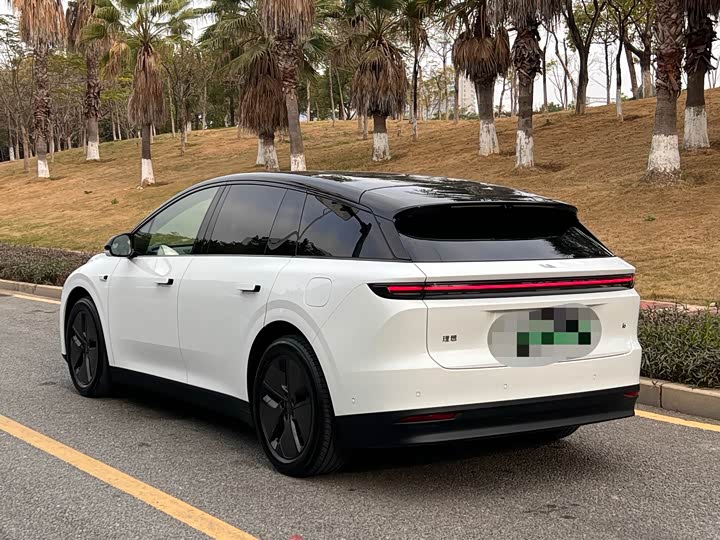 Фото 4 - LiXiang i6