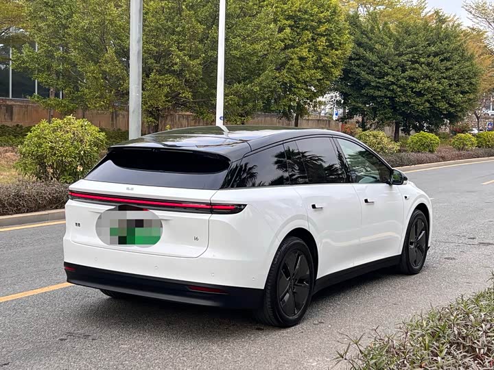 Фото 6 - LiXiang i6