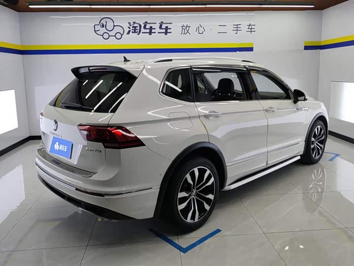 Фото 3 - Volkswagen Tiguan L Pro