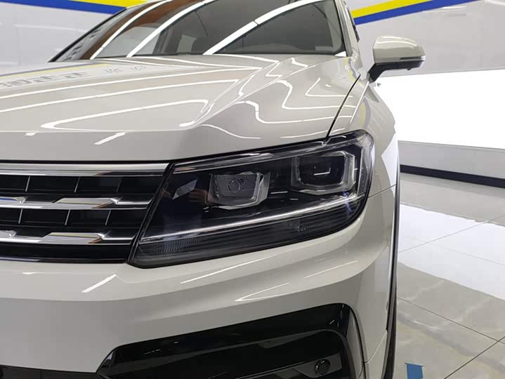 Фото 5 - Volkswagen Tiguan L Pro