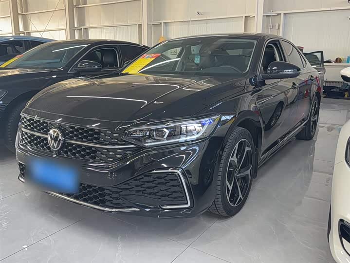 Фото 1 - Volkswagen Passat