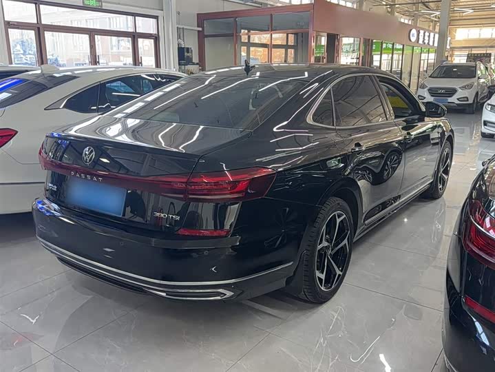 Фото 9 - Volkswagen Passat