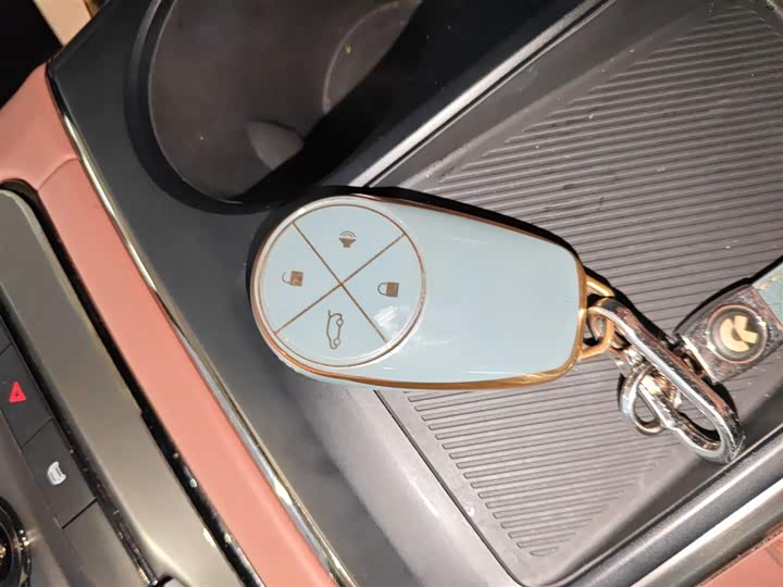 Фото 9 - Nio EC6