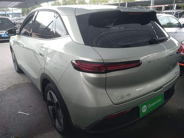 Фото 5 - Bestune 03