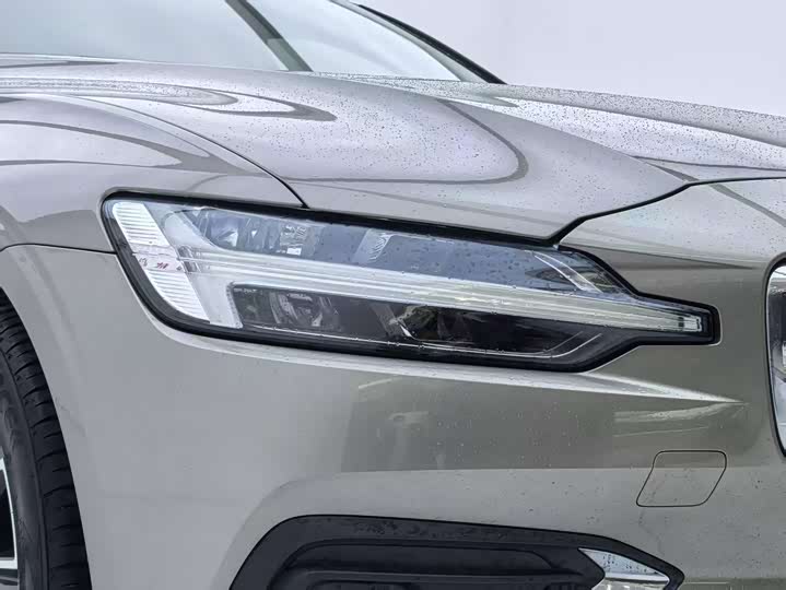 Фото 4 - Volvo S60