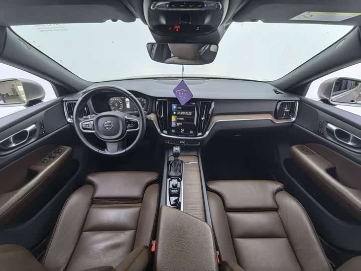 Фото 7 - Volvo S60