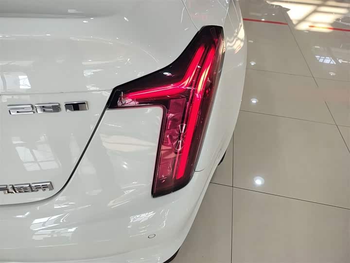 Фото 8 - Cadillac CT5