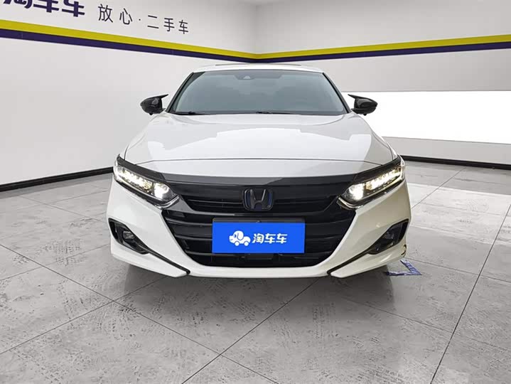 Фото 2 - Honda Accord
