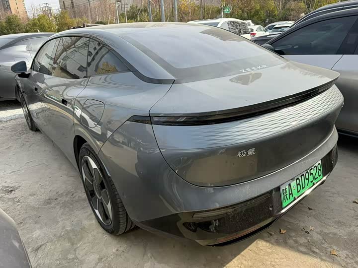 Фото 7 - Zeekr 007