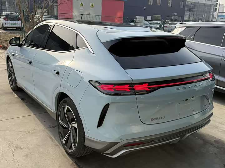 Фото 3 - Denza N7