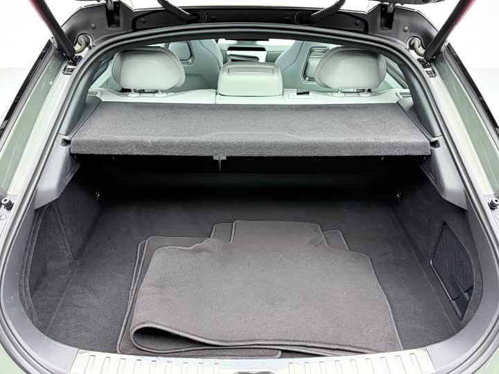 Фото 6 - Zeekr 001