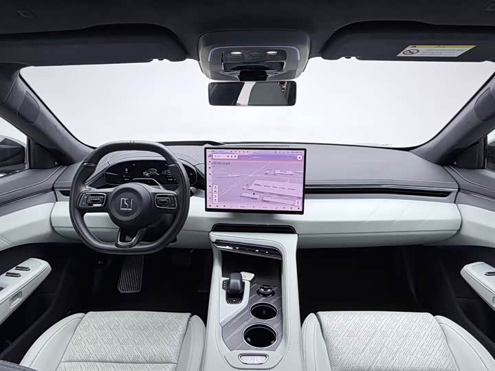 Фото 9 - Zeekr 001