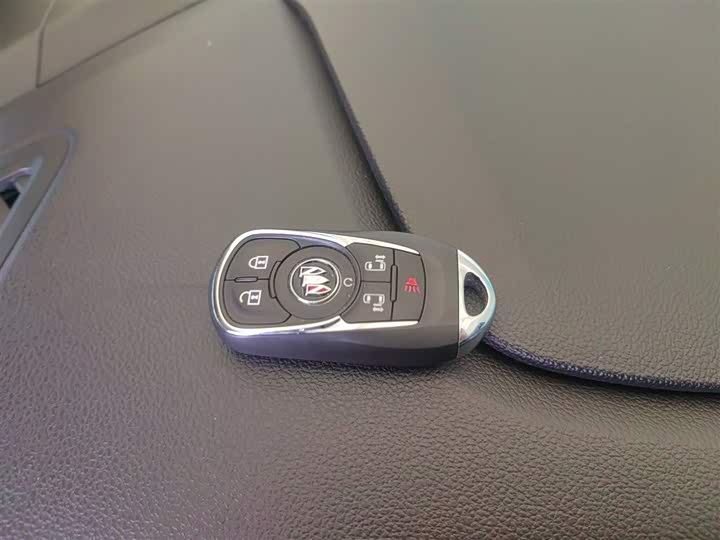 Фото 9 - Buick GL8 ES