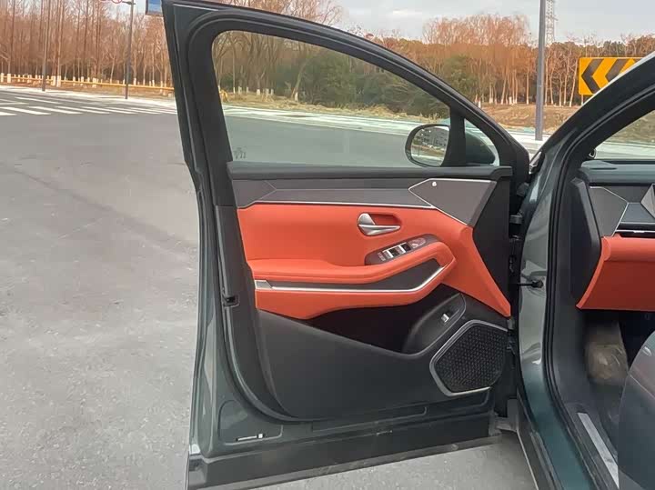 Фото 8 - BYD Tang L