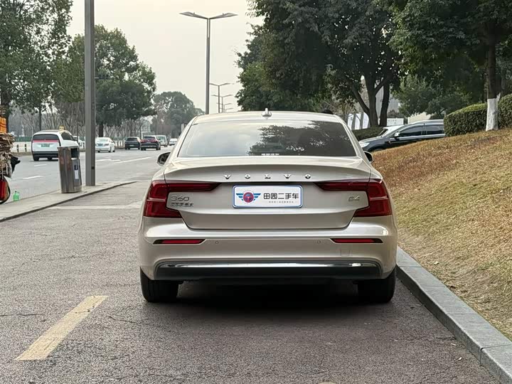 Фото 5 - Volvo S60