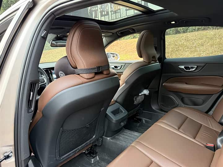 Фото 9 - Volvo S60