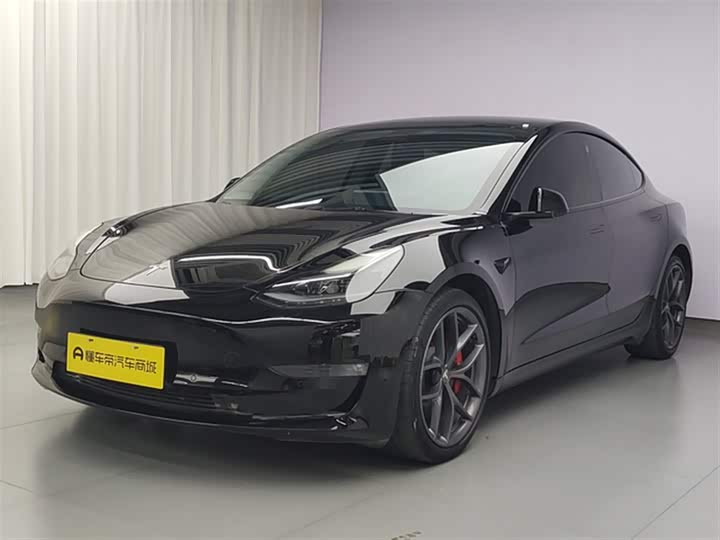 Фото 1 - Tesla Model 3