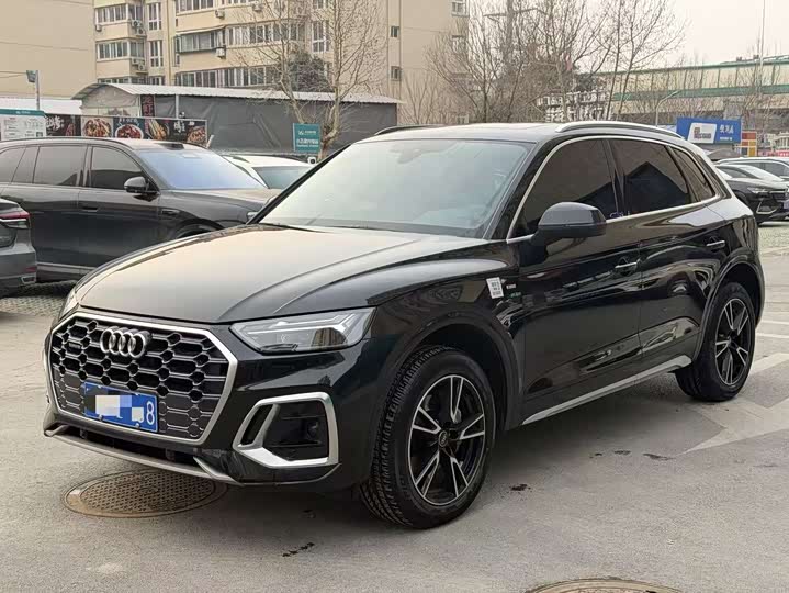 Фото 1 - Audi Q5L