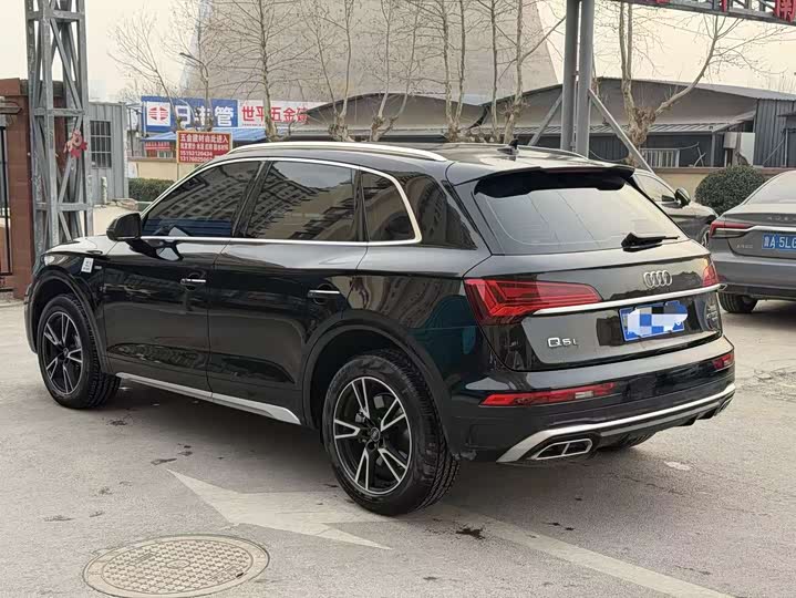 Фото 6 - Audi Q5L