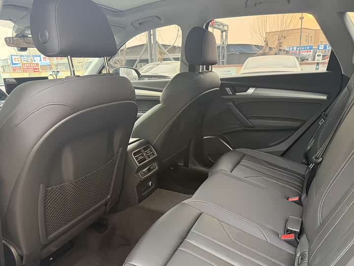 Фото 7 - Audi Q5L