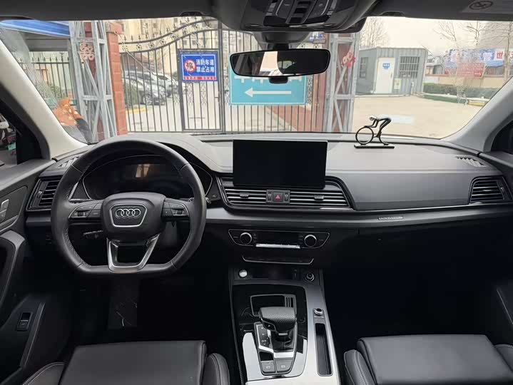 Фото 8 - Audi Q5L