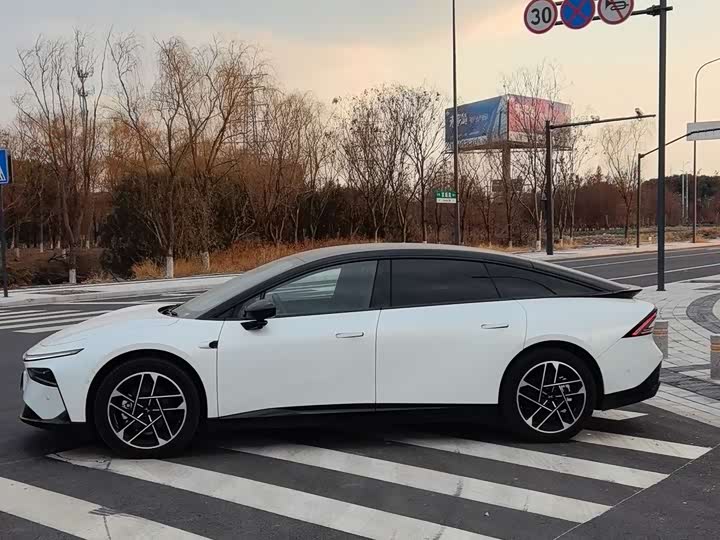 Фото 3 - XPeng F57