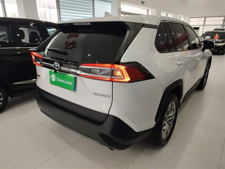 Фото 7 - Toyota Wildlander