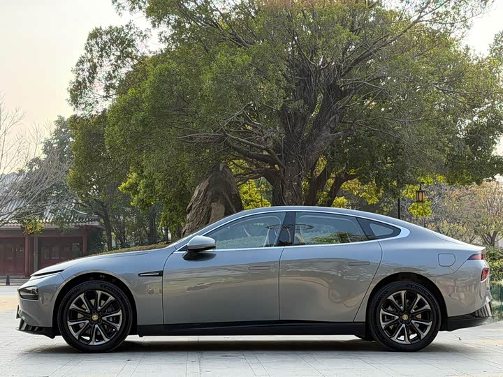 Фото 4 - XPeng P7