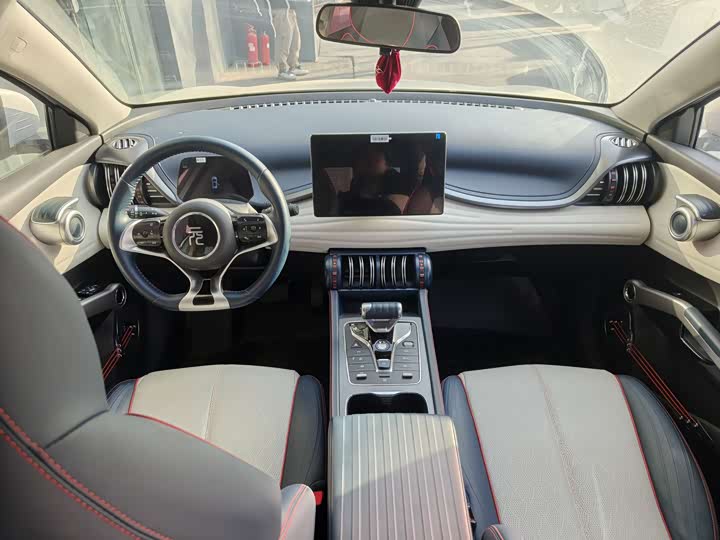 Фото 3 - BYD Yuan Plus