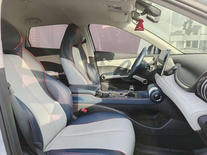 Фото 9 - BYD Yuan Plus