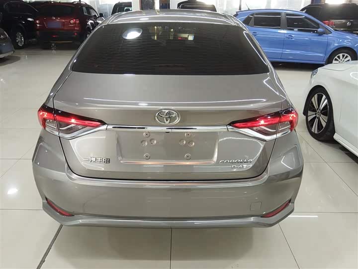 Фото 6 - Toyota Corolla